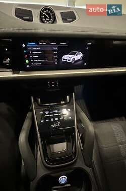Позашляховик / Кросовер Porsche Cayenne 2024 в 