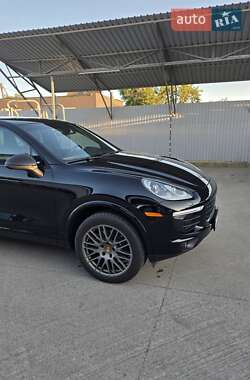 Внедорожник / Кроссовер Porsche Cayenne 2016 в 