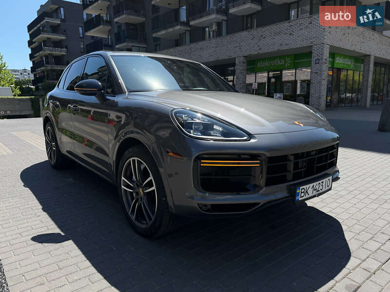 Внедорожник / Кроссовер Porsche Cayenne 2023 в Ровно