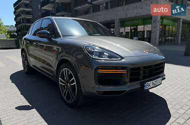 Внедорожник / Кроссовер Porsche Cayenne 2023 в 