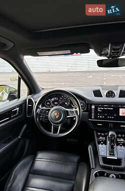 Внедорожник / Кроссовер Porsche Cayenne 2019 в 