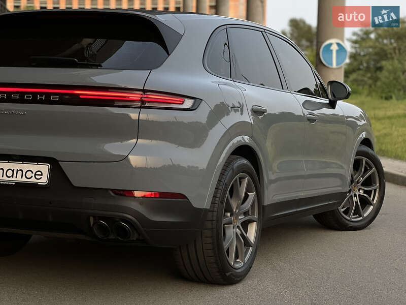 Внедорожник / Кроссовер Porsche Cayenne 2024 в Киеве