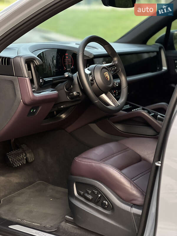 Внедорожник / Кроссовер Porsche Cayenne 2024 в Киеве
