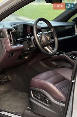 Внедорожник / Кроссовер Porsche Cayenne 2024 в 