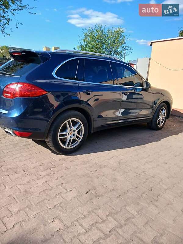 Внедорожник / Кроссовер Porsche Cayenne 2012 в Львове