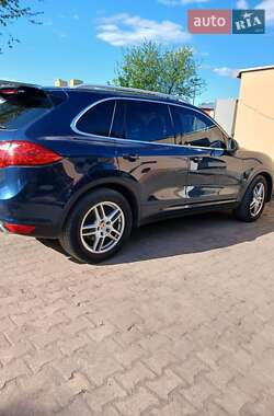 Внедорожник / Кроссовер Porsche Cayenne 2012 в 