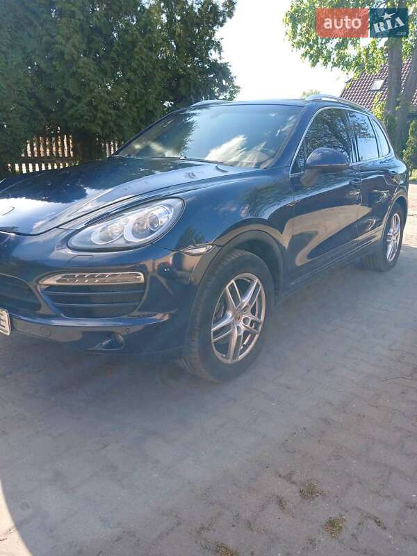Внедорожник / Кроссовер Porsche Cayenne 2012 в 