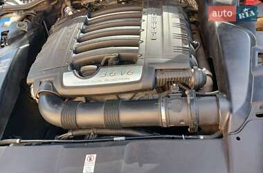 Внедорожник / Кроссовер Porsche Cayenne 2012 в 