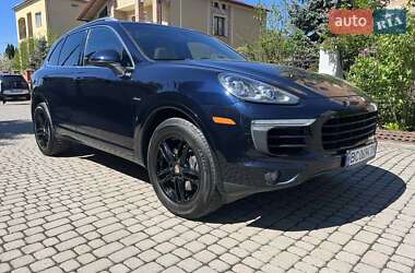 Внедорожник / Кроссовер Porsche Cayenne 2015 в 