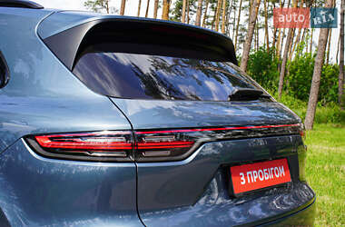 Внедорожник / Кроссовер Porsche Cayenne 2019 в 