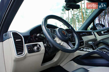 Внедорожник / Кроссовер Porsche Cayenne 2019 в 