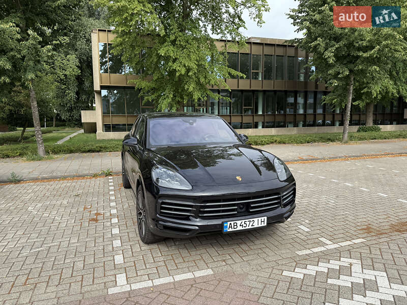 Внедорожник / Кроссовер Porsche Cayenne 2018 в 
