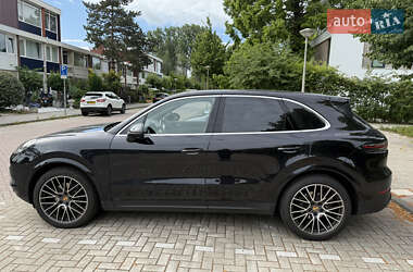 Внедорожник / Кроссовер Porsche Cayenne 2018 в 
