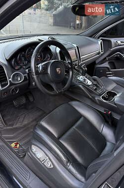 Внедорожник / Кроссовер Porsche Cayenne 2013 в 