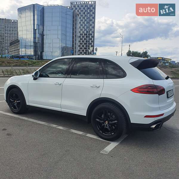 Позашляховик / Кросовер Porsche Cayenne 2016 в Києві