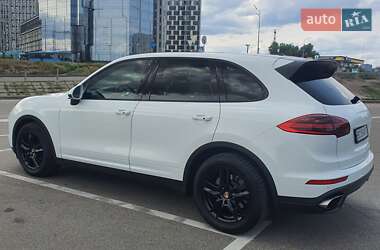 Внедорожник / Кроссовер Porsche Cayenne 2016 в 