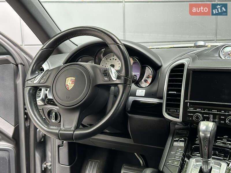 Внедорожник / Кроссовер Porsche Cayenne 2014 в Одессе