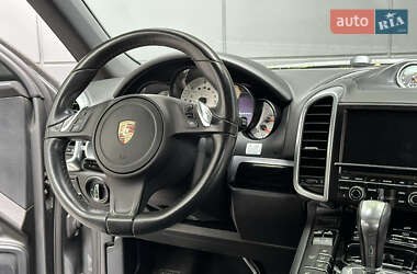 Внедорожник / Кроссовер Porsche Cayenne 2014 в 