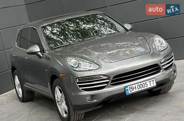 Внедорожник / Кроссовер Porsche Cayenne 2014 в 