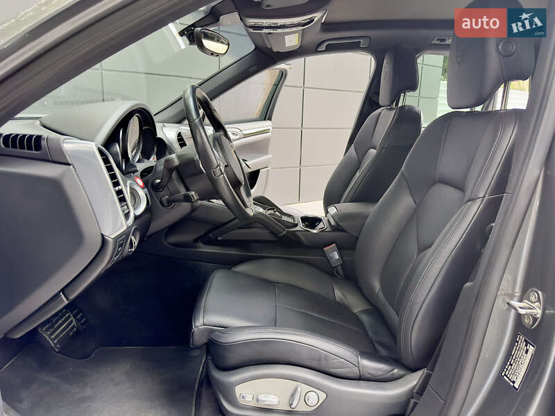 Внедорожник / Кроссовер Porsche Cayenne 2014 в Одессе