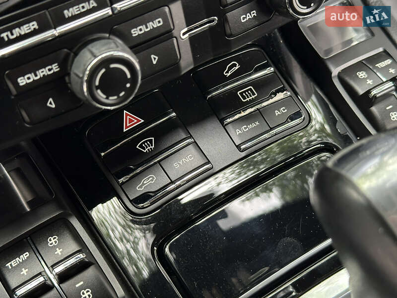 Внедорожник / Кроссовер Porsche Cayenne 2014 в Одессе