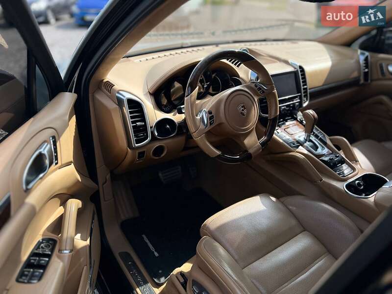 Внедорожник / Кроссовер Porsche Cayenne 2010 в Харькове