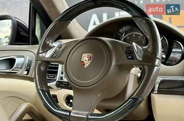 Внедорожник / Кроссовер Porsche Cayenne 2011 в 
