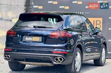 Внедорожник / Кроссовер Porsche Cayenne 2016 в 