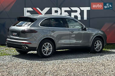 Внедорожник / Кроссовер Porsche Cayenne 2017 в 