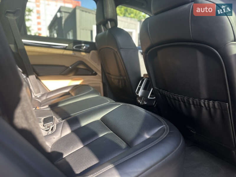 Внедорожник / Кроссовер Porsche Cayenne 2017 в Львове