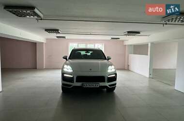 Внедорожник / Кроссовер Porsche Cayenne 2018 в 
