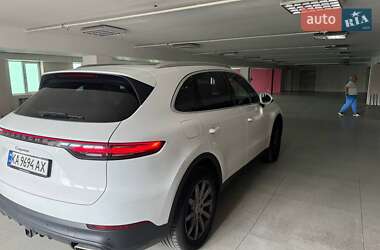 Внедорожник / Кроссовер Porsche Cayenne 2018 в 