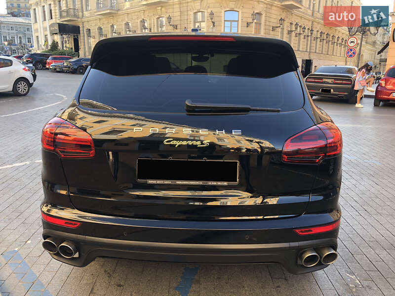Позашляховик / Кросовер Porsche Cayenne 2015 в Одесі