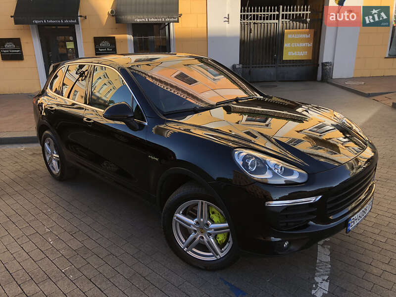 Позашляховик / Кросовер Porsche Cayenne 2015 в Одесі