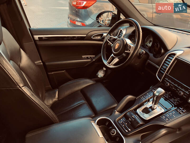 Позашляховик / Кросовер Porsche Cayenne 2015 в Одесі
