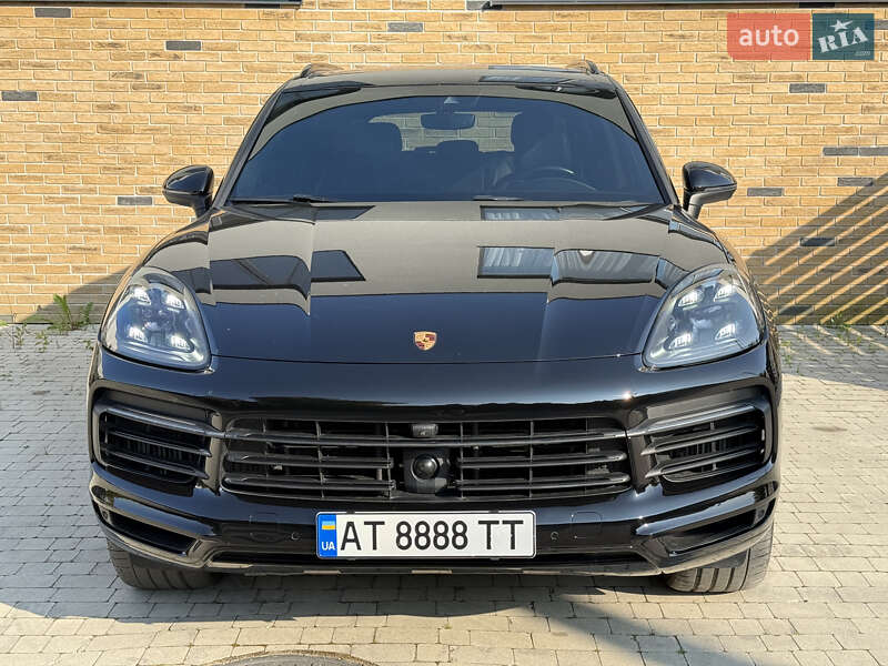 Внедорожник / Кроссовер Porsche Cayenne 2021 в 