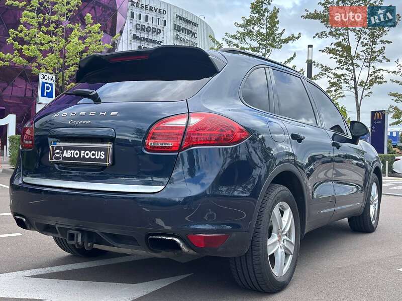 Внедорожник / Кроссовер Porsche Cayenne 2013 в Киеве
