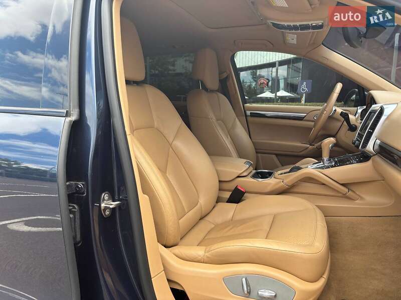Внедорожник / Кроссовер Porsche Cayenne 2013 в Киеве