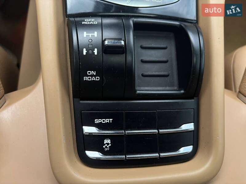 Внедорожник / Кроссовер Porsche Cayenne 2013 в Киеве