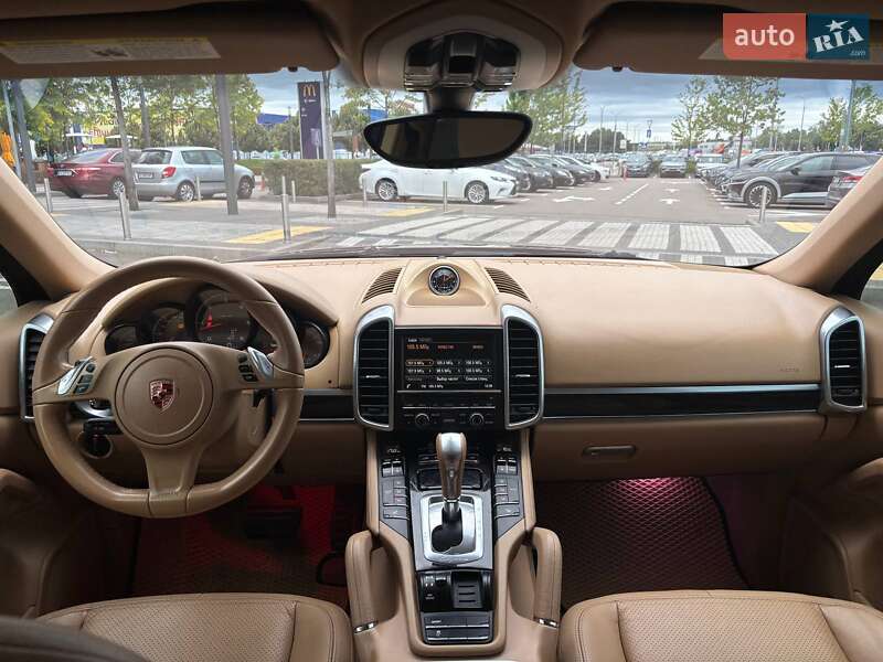 Внедорожник / Кроссовер Porsche Cayenne 2013 в Киеве