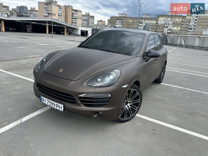 Внедорожник / Кроссовер Porsche Cayenne 2010 в Киеве