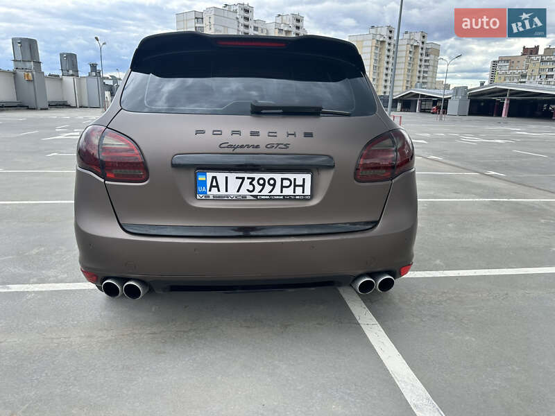 Внедорожник / Кроссовер Porsche Cayenne 2010 в Киеве