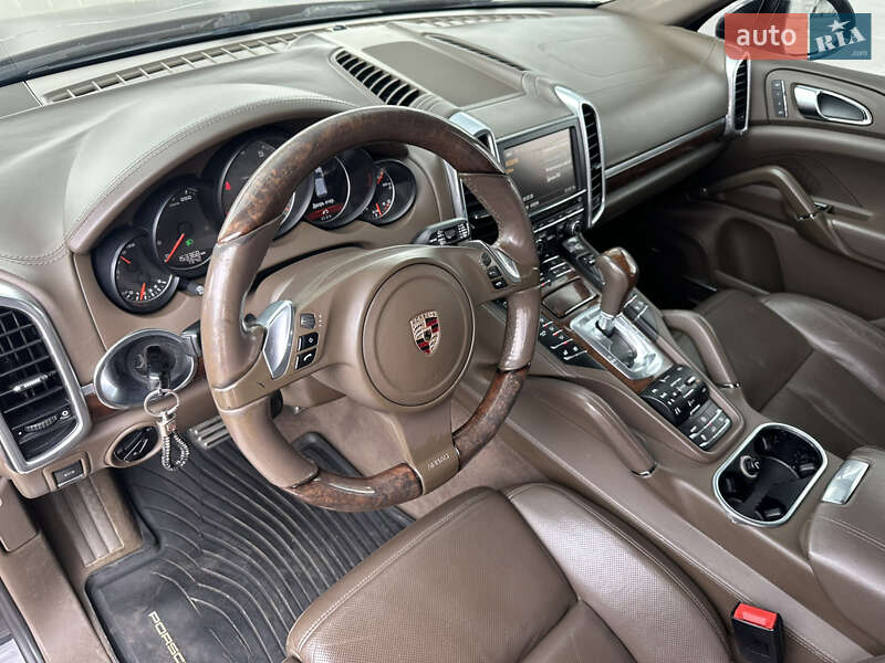 Внедорожник / Кроссовер Porsche Cayenne 2010 в Киеве