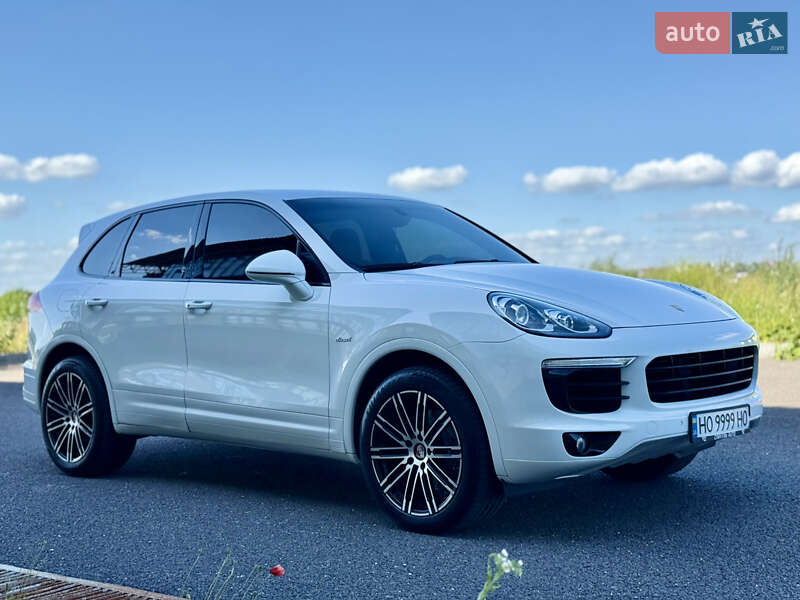 Внедорожник / Кроссовер Porsche Cayenne 2015 в Тернополе