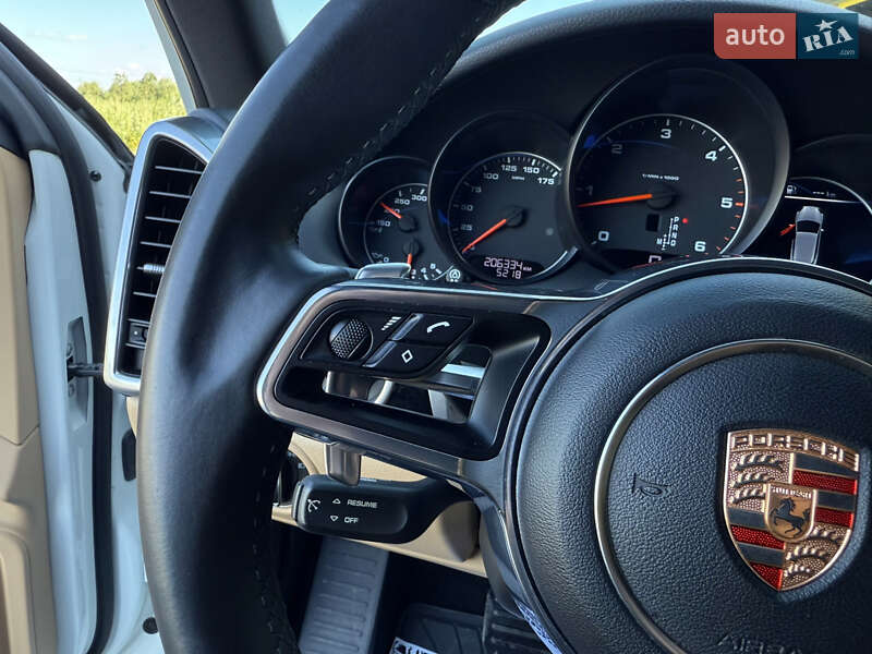 Внедорожник / Кроссовер Porsche Cayenne 2015 в Тернополе