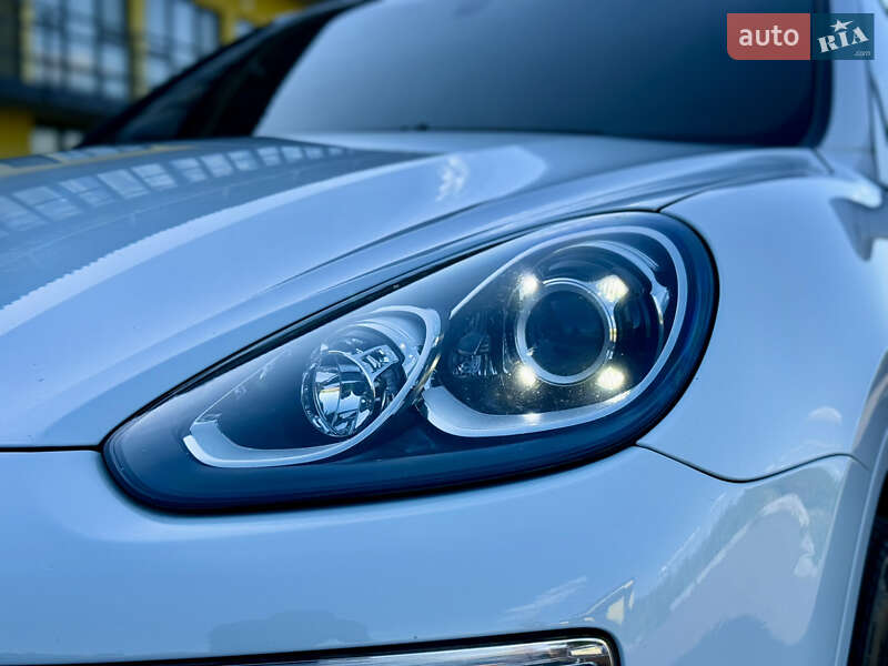 Внедорожник / Кроссовер Porsche Cayenne 2015 в Тернополе