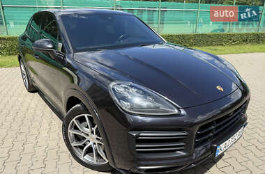 Внедорожник / Кроссовер Porsche Cayenne 2018 в 