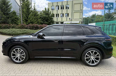 Внедорожник / Кроссовер Porsche Cayenne 2018 в 