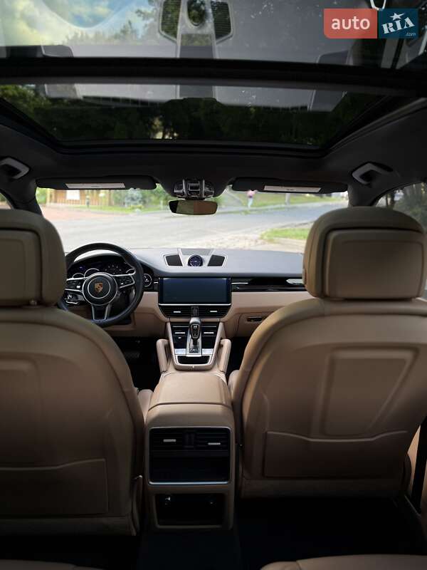 Внедорожник / Кроссовер Porsche Cayenne 2020 в Киеве