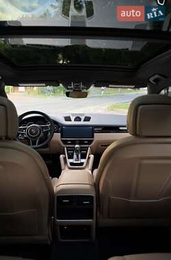 Внедорожник / Кроссовер Porsche Cayenne 2020 в 